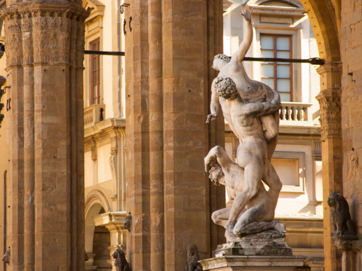 Statue at uffizi gallery (2)