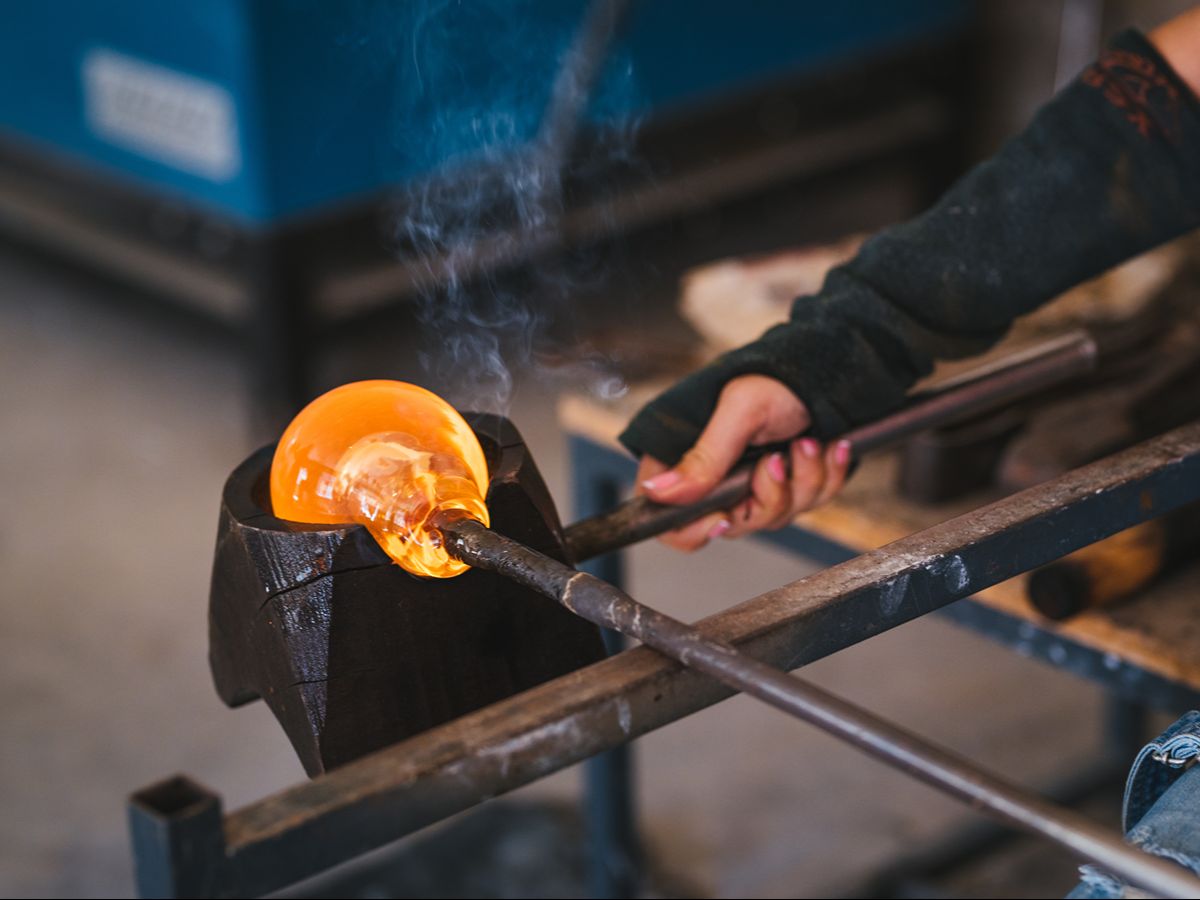 glass-blowing-factory
