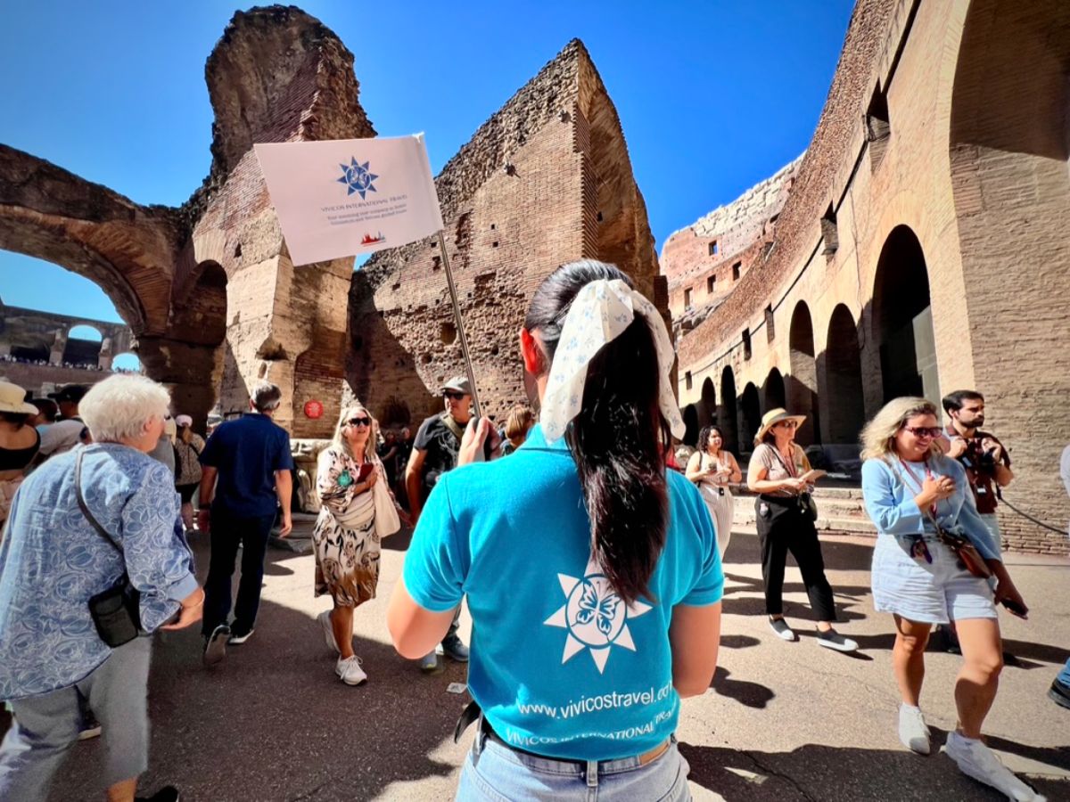 guided-tour-at-the-colosseum