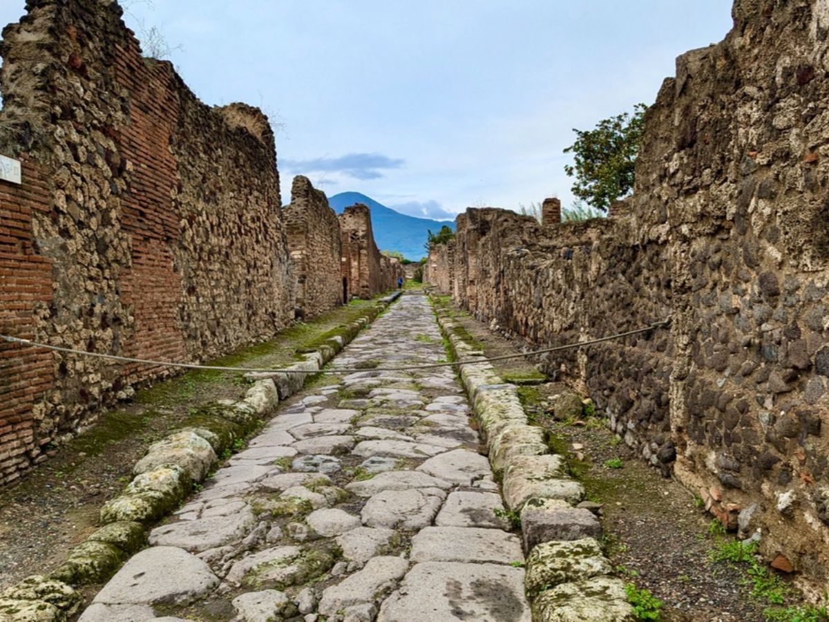pompeii-view.jpeg